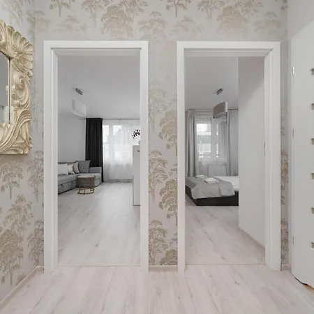 דירה Luxurious With Balcony & Parking Gwiazdzista By Renters ורוצלב