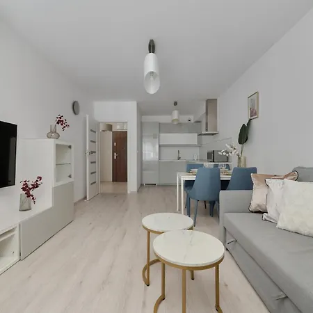 Luxurious With Balcony & Parking Gwiazdzista By Renters * ורוצלב