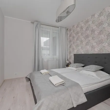 Apartment Luxurious With Balcony & Parking Gwiazdzista By Renters Wroclaw